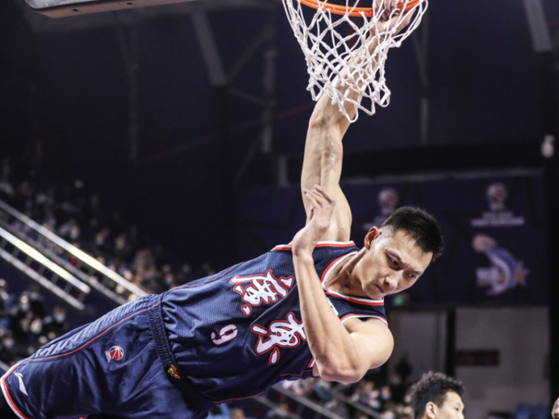 九游娱乐APP-上海海港今晨临场应变广东宏远回应争议备战CBA常规赛，巴特勒新星惊险取胜表现惊艳瞬间刷屏