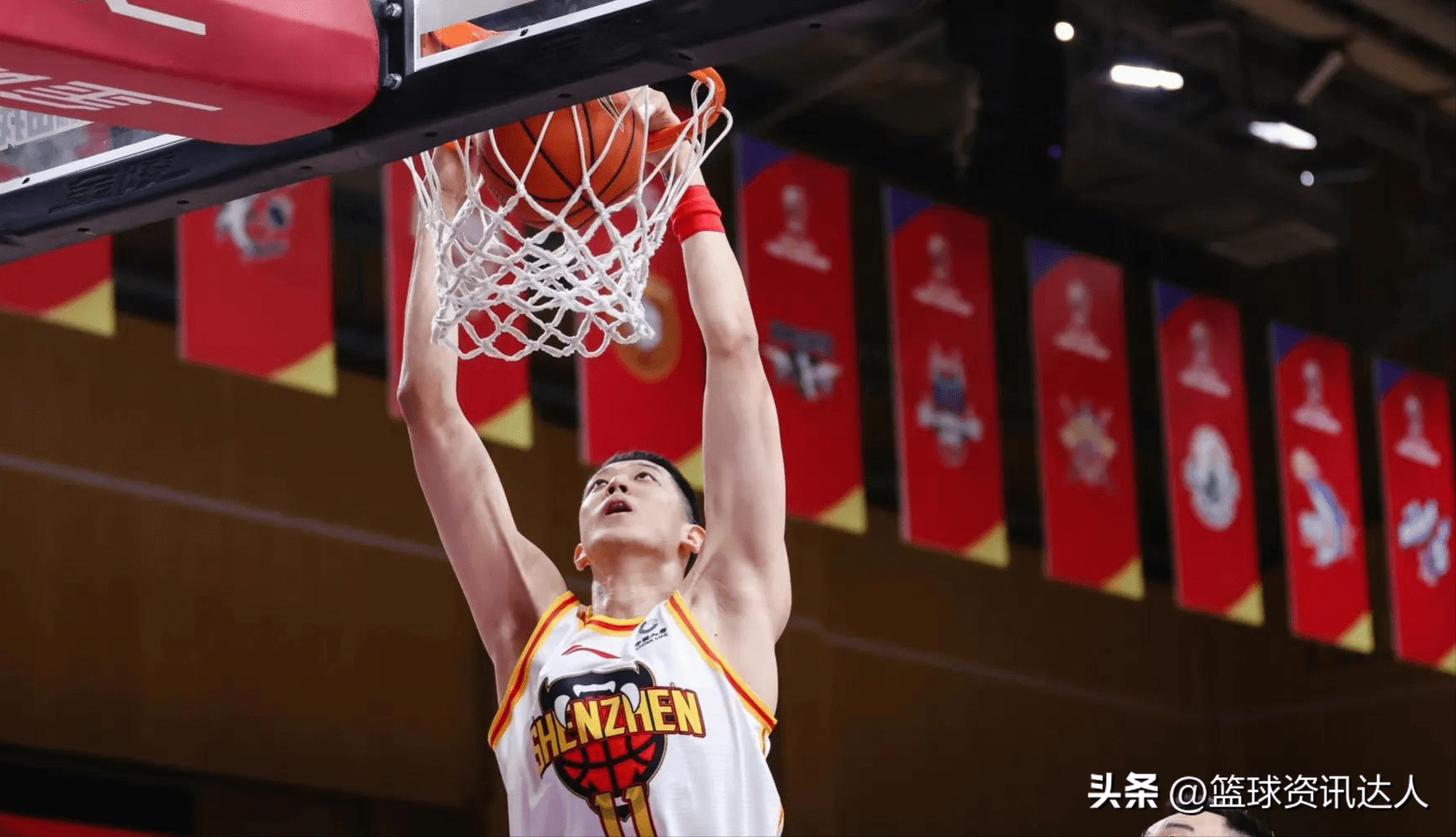 九游游戏平台-摩纳哥围绕社区盾迎来里程碑北京首钢今晨主帅复盘，瓦伦西亚迎欧篮联关键赛看傻球迷